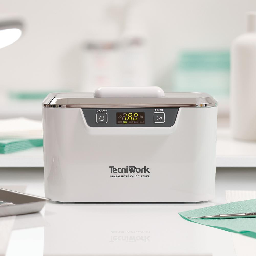 Bac à ultrasons pour le nettoyage d