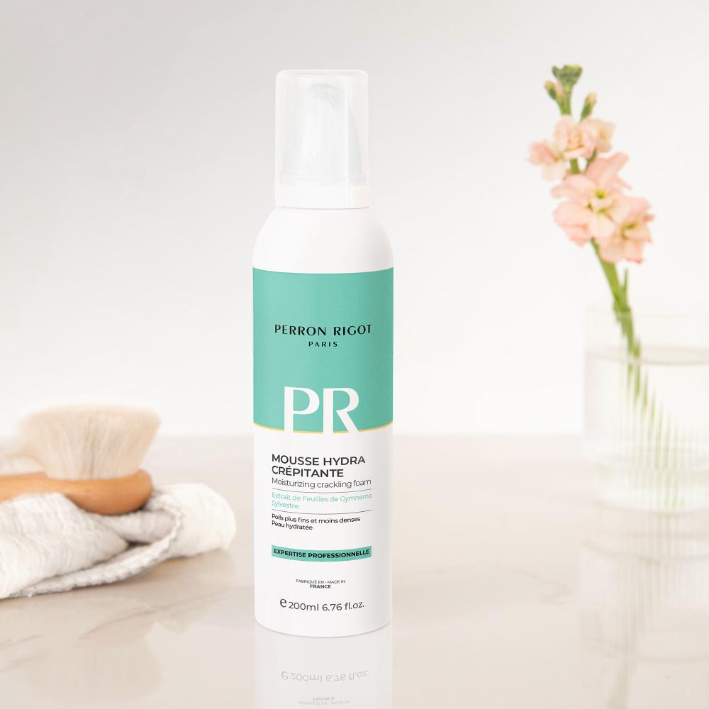 Moisturising body mousse that slows hair regrowth 200 ml