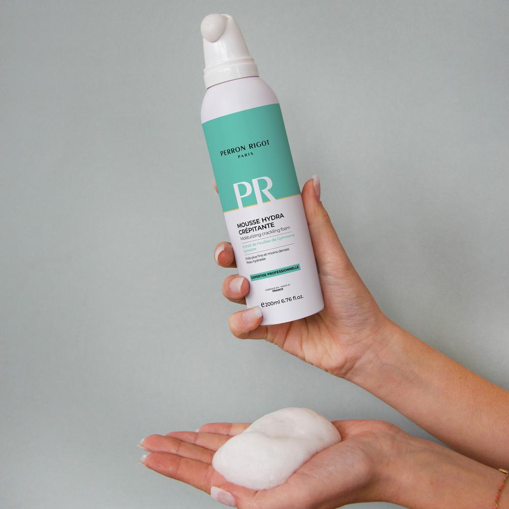 Moisturising body mousse that slows hair regrowth 200 ml