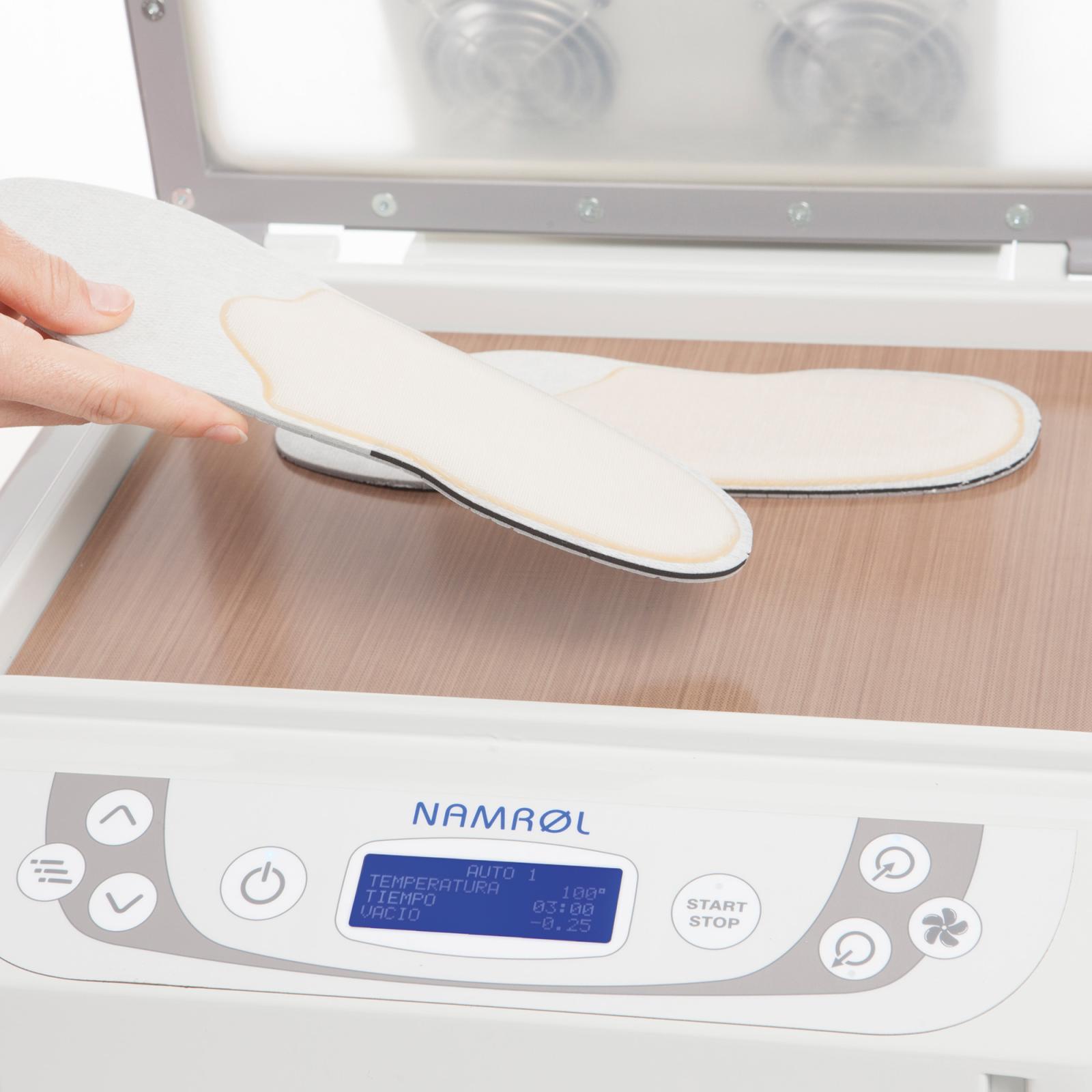 Termoformadora digital con pedal, bomba de vacío y sistema de refrigeración Vacuform.