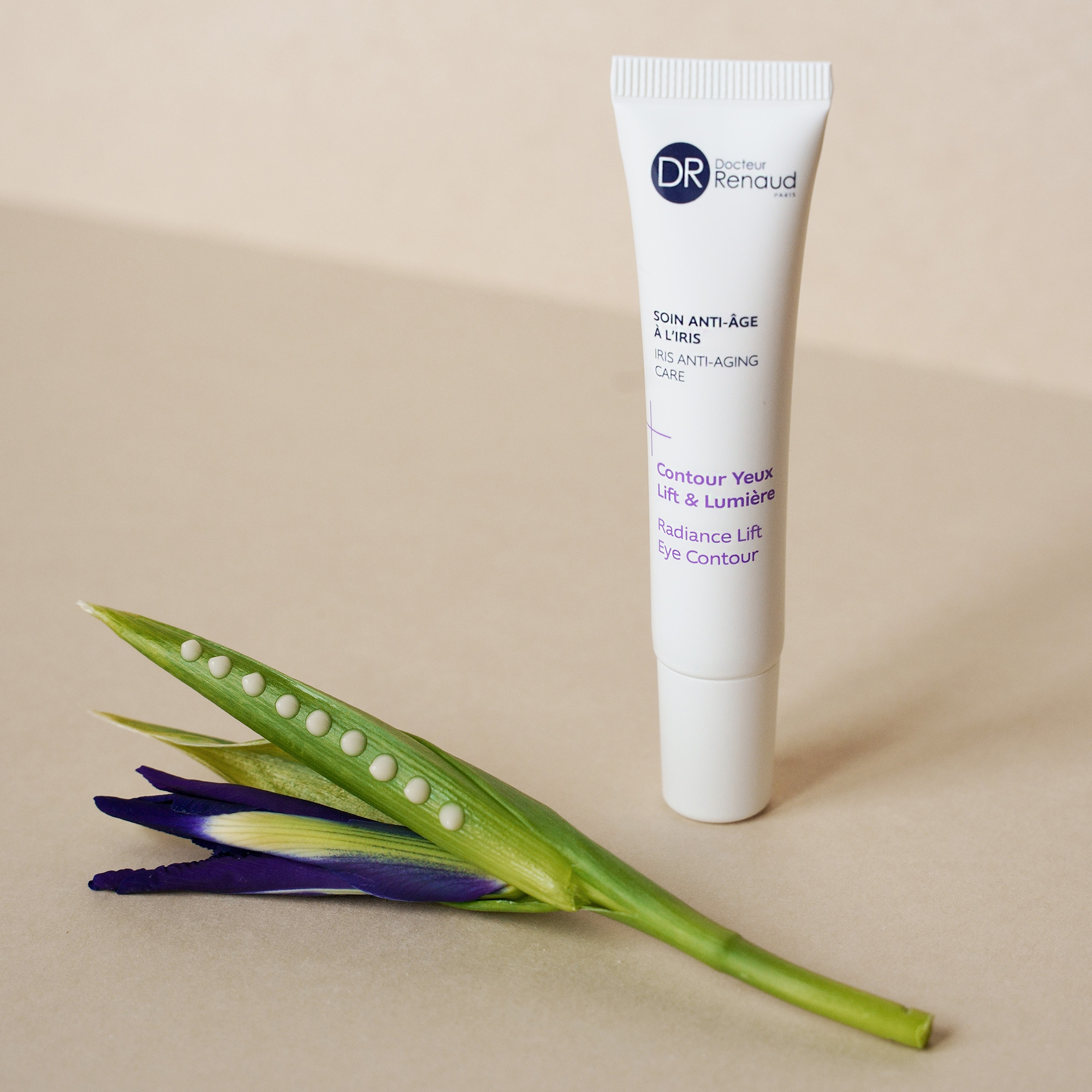 Glattende und erhellende Augenkonturcreme mit Iris 15 ml - Anti Age